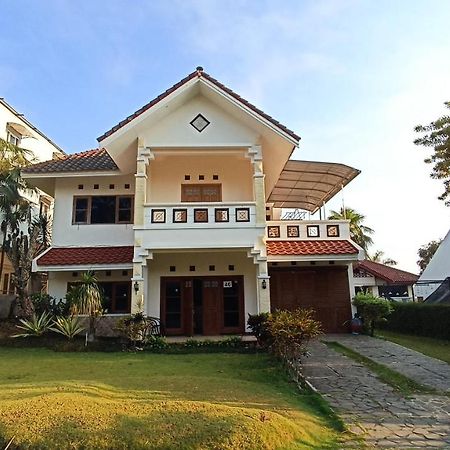 Villa Ohana Batu 외부 사진