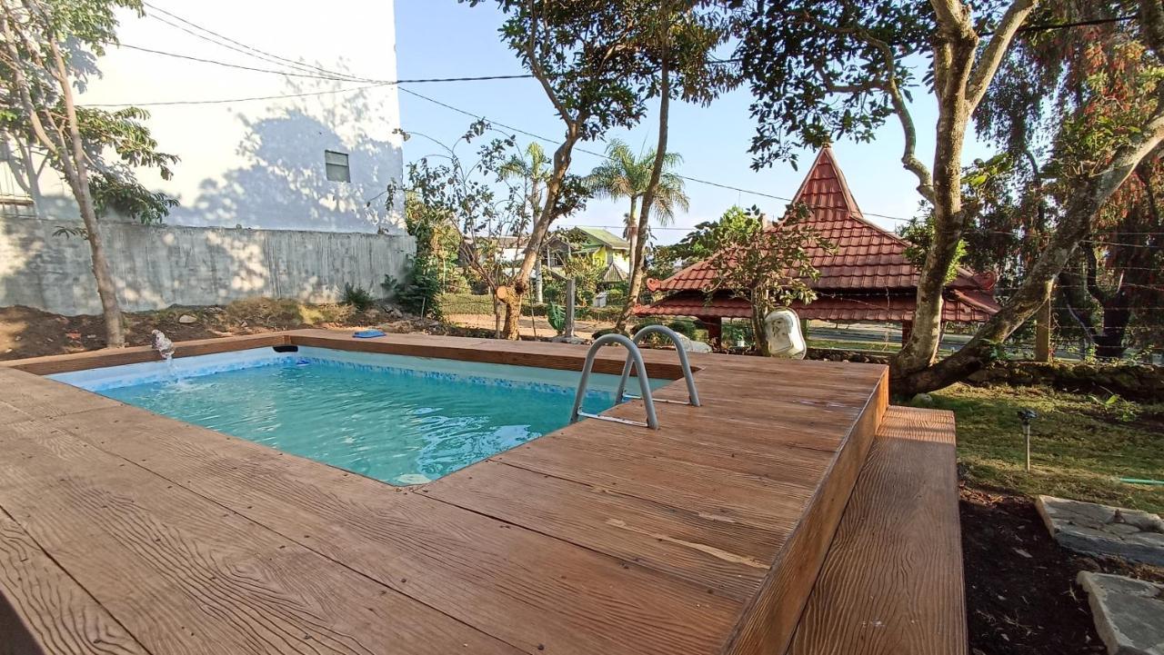 Villa Ohana Batu 외부 사진
